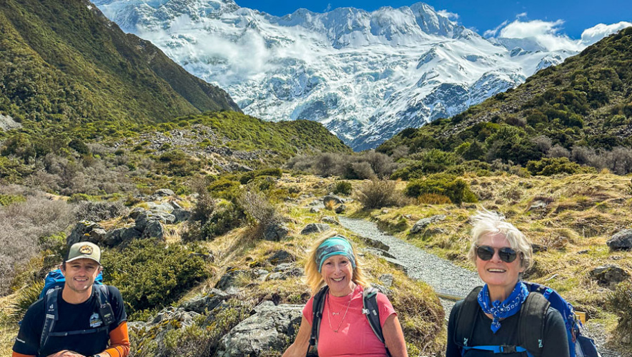 guide guests mt cook new zealand